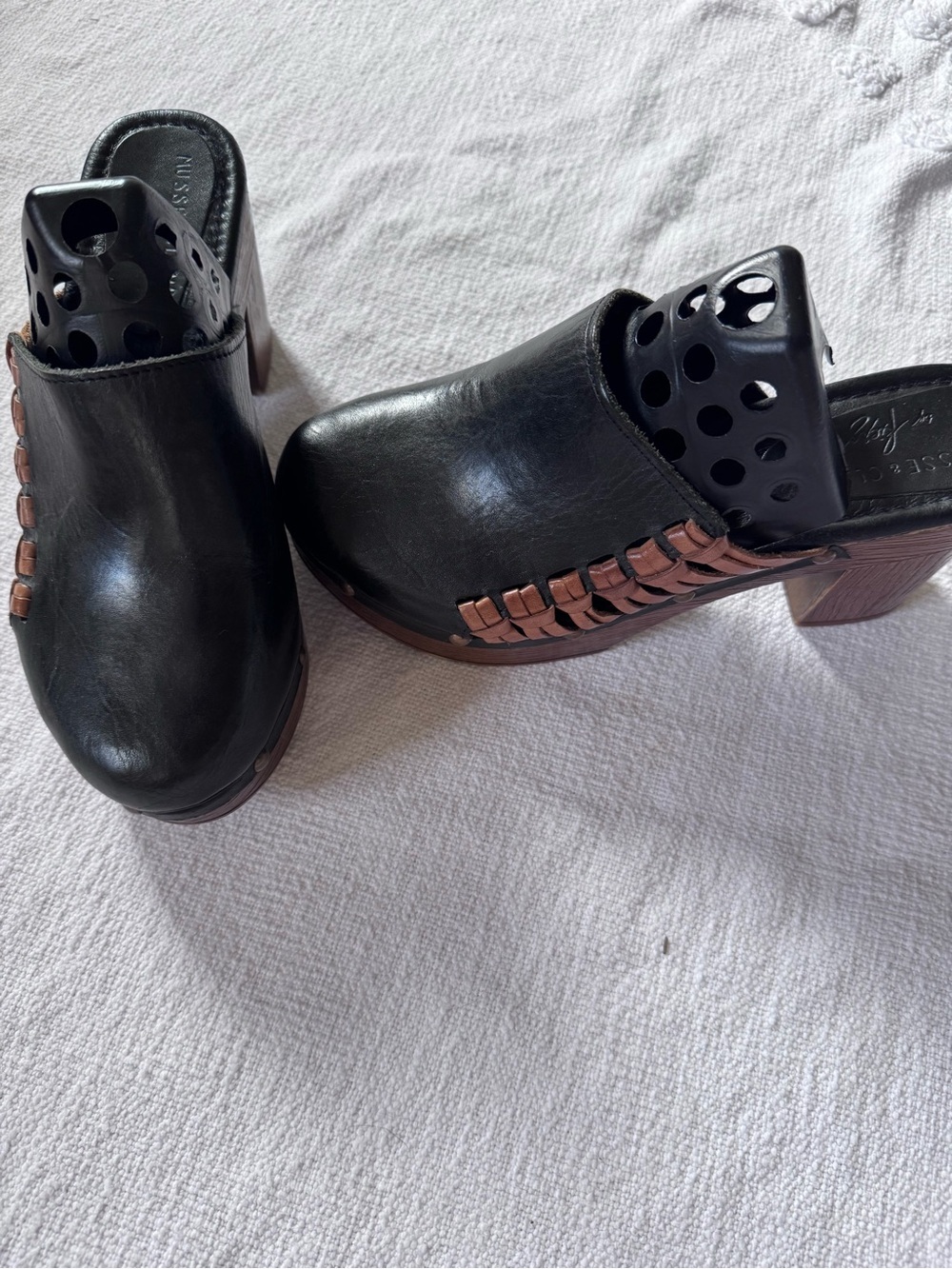 MUSSE AND CLOUD FAUX LEATHER BLOCK HEEL SHOES WOMENS SZ 10